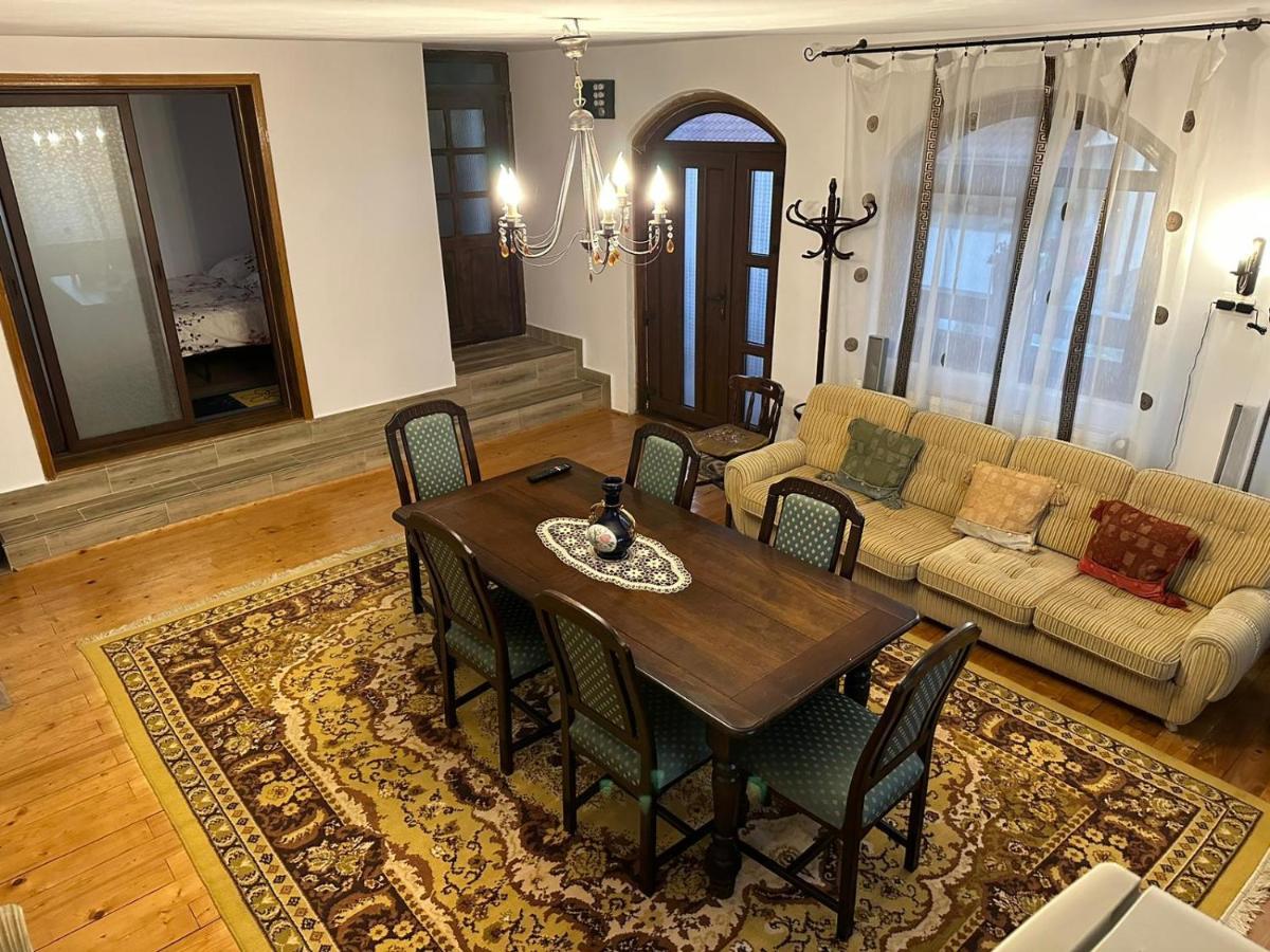 Casa De Vacanta Mirela Novaci-Straini Luaran gambar
