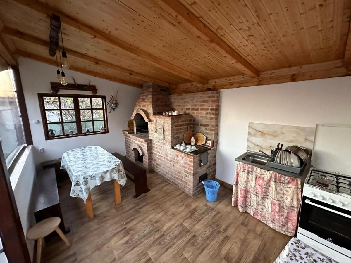 Casa De Vacanta Mirela Novaci-Straini Luaran gambar