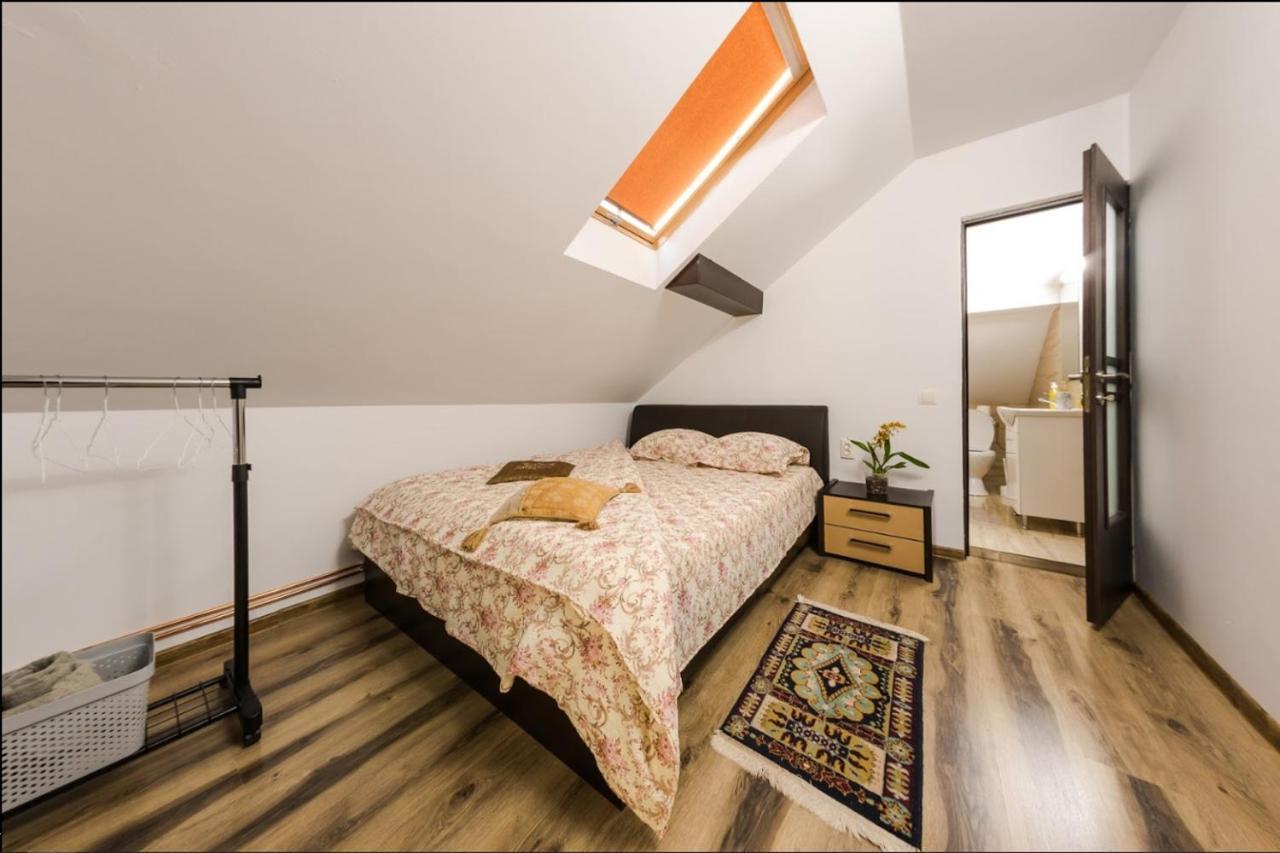 Casa De Vacanta Mirela Novaci-Straini Luaran gambar