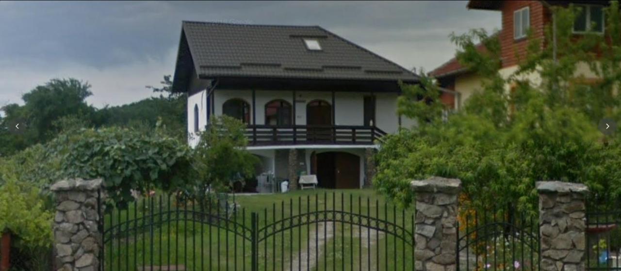 Casa De Vacanta Mirela Novaci-Straini Luaran gambar