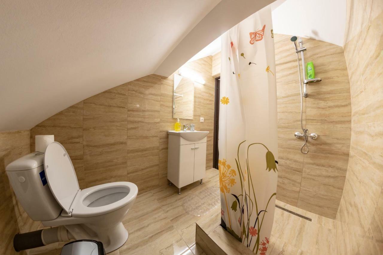 Casa De Vacanta Mirela Novaci-Straini Luaran gambar